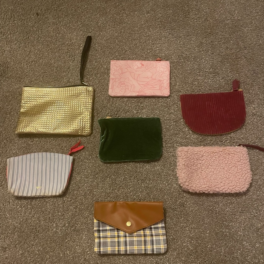 Group of 7 makeup bags